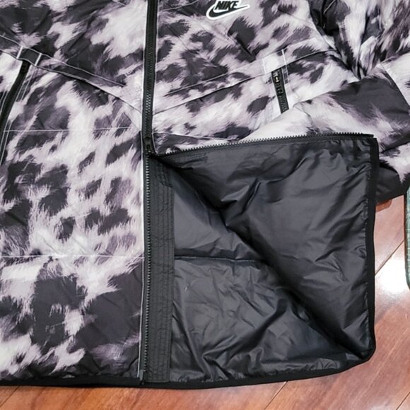 NWT Men's Nike DOWN HOODED JACKET - Picture 8 of 13